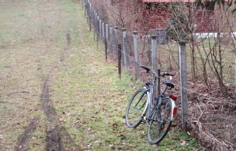 Pretepeni umrl, napadalca v priporu