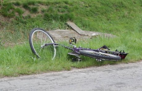 Župana Škofje Loke na kolesu zbil avto