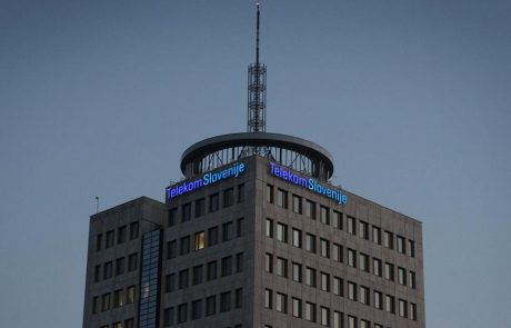 Upravno sodišče delno ugodilo Telekomu Slovenije glede odločbe AVK