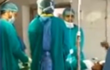 Zdravnika sta se med operacijo nosečnice prepirala in zmerjala #video