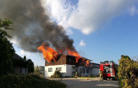 Tako je divjal požar na Puhovi ulici