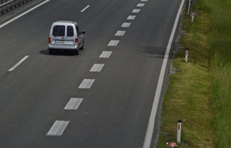 Takšna nalepka bo obvezna prihodnje leto