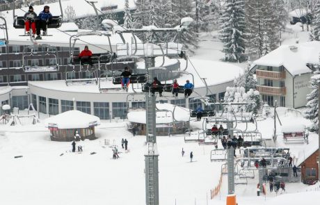 V Kranjski Gori začeli z umetnim zasneževanjem