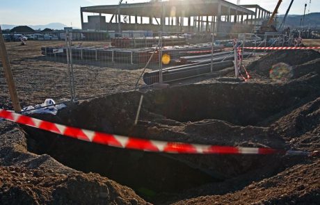 Magna v Hočah nadaljuje po načrtih, še letos tudi železniški tir