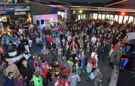 FOTO: V Mariboru brezplačen kino za več kot 650 otrok iz socialno ogroženih družin