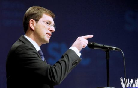 Miro Cerar bo odpotoval na obisk k “mami” Angeli