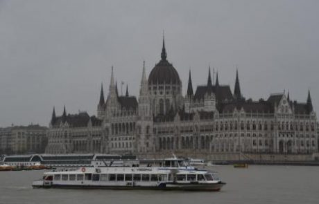 V eksploziji v Budimpešti ranjena policista