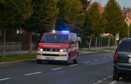 Incidentov na tekmi ni bilo, gorelo je le eno vozilo v bližini stadiona