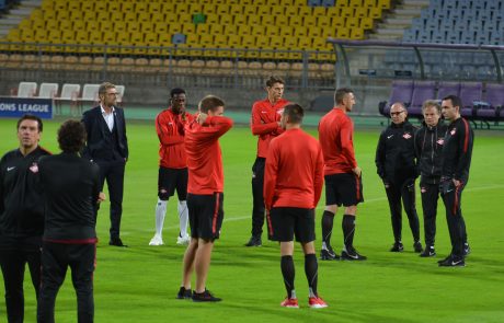 FOTO: Nogometaši Spartaka v Mariboru brez treninga, zelenico Ljudskega vrta so si le ogledali