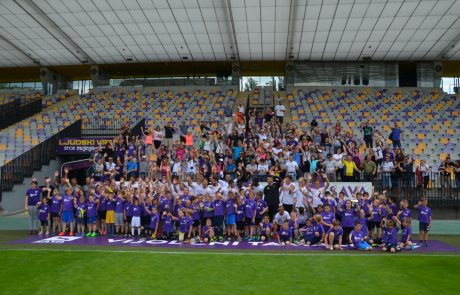 FOTO: Vijol’čni tamali ugnali NK Maribor