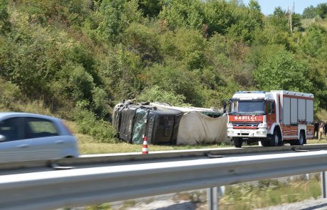 FOTO: Pozor, prevrnjen tovornjak pri Šentilju, zaprta tudi vzhodna obvoznica