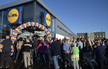 FOTO: Lidl odprl povsem prenovljeno trgovino na Teznem v Mariboru