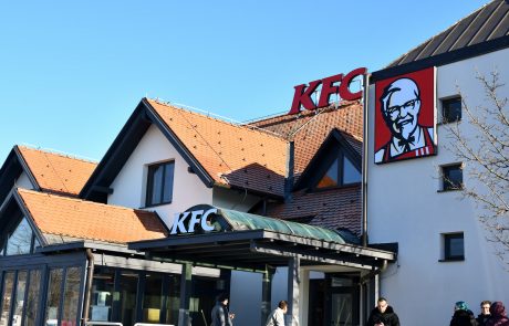 Zamik: KFC zaradi nepredvidenih težav ta petek še ne bo odprt