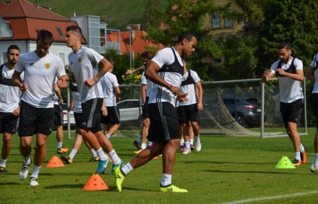 FOTO in VIDEO: Trening nogometašev pred tekmo sezone