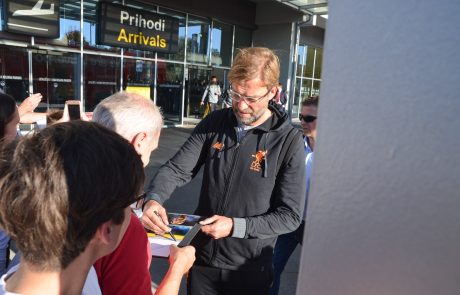 FOTO in VIDEO: Liverpoolčani na mariborskih tleh, pričakalo jih je veliko navijačev