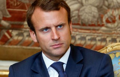 Macron s podpisom zapečatil davčno reformo