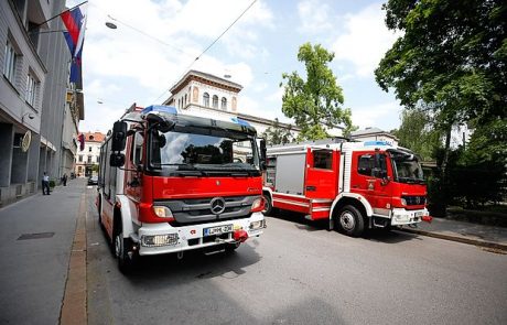 Zgorel lokal s hitro prehrano v središču Ljubljane