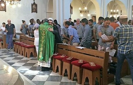 Muslimani v Franciji in Italiji so se v znak solidarnosti udeležili katoliških maš