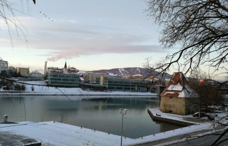 Danes pretežno jasno, napovedano sneženje