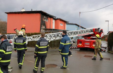 FOTO: Po uničujočem požaru v Brezju mariborski gasilci na isti lokaciji znova na delu