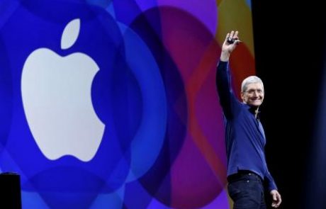 Apple vreden že prek 800 milijard dolarjev