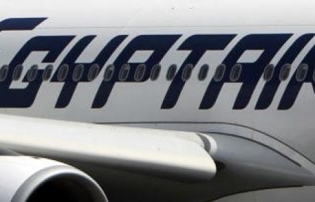 Letalo letalske družbe EgyptAir izginilo z radarja na poti iz Pariza v Kairo