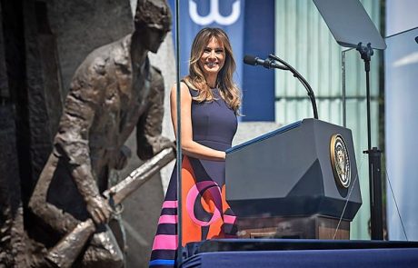 Zaradi grožnje s tožbo odstranili plakate z Melanio Trump