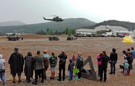 Zajeli osumljence, rešili talca in pokazali vojaške tabore (foto)