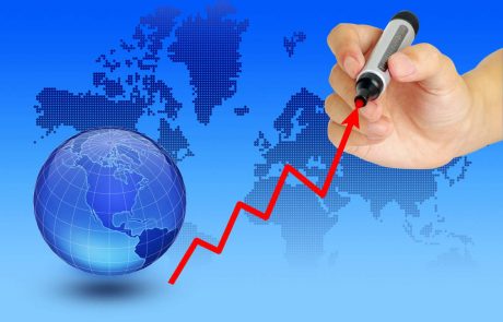 Dow Jones je prvič trgovalni dan zaključil nad nivojem 23,000 točk