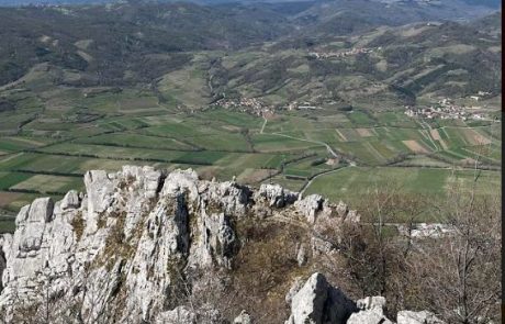 Na Gradiški Turi nad Vipavo se je smrtno ponesrečil 34-letni plezalec