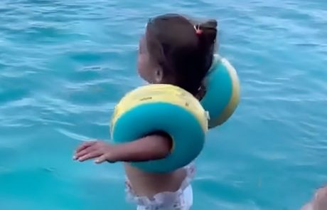 Zastrašujoč video prikazuje, zakaj plavalni rokavčki ne zagotavljajo varnosti otrok