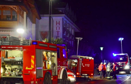 Na severu Italije pijan voznik zapeljal v množico: šest mrtvih, 11 poškodovanih