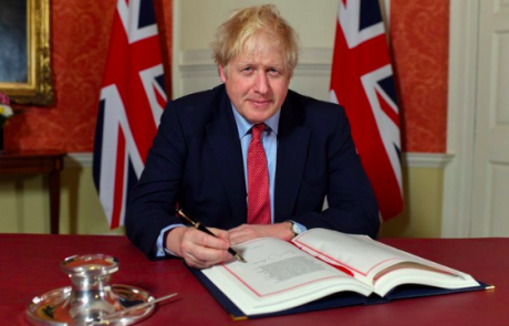 Johnson podpisal sporazum o Brexitu: “To je fantastičen trenutek”