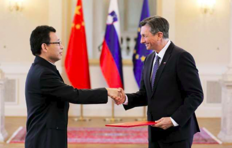 Kitajski veleposlanik v Sloveniji o izkušnjah Kitajske z novim koronavirusom: Vidimo luč na koncu predora