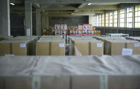 V Slovenijo prispelo 20 ton zaščitne opreme iz Kitajske