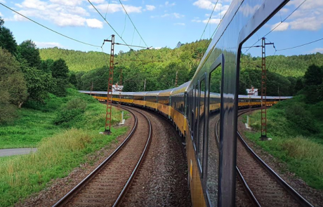 Na Reko prispel prvi letošnji turistični vlak s 500 turisti s Češke in Slovaške