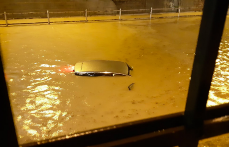 Huda ura v Zagrebu: pod vodo številne ulice, med posredovanjem umrl gasilec (foto in video)