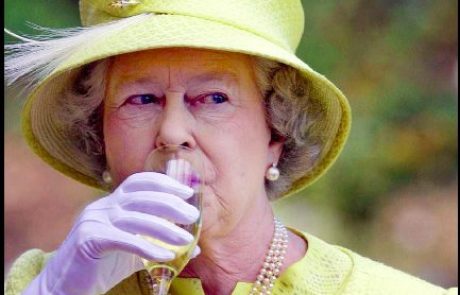 Ima samo dve sestavine: Ta koktalj je recept za dolgo življenje kraljice Elizabete