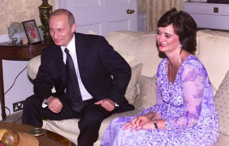 Putinova bivša žena je po ločitvi izginila iz javnosti, ljubica pa naj bi mu na skrivaj rodila tri otroke