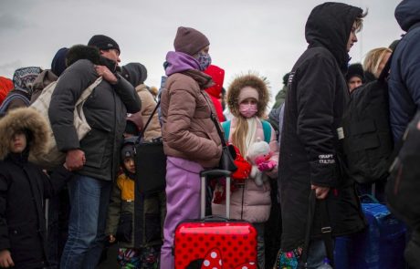 Iz Ukrajine zbežalo že več kot 1,7 milijona ljudi
