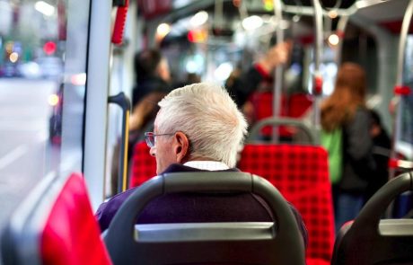 Mestni prevozi za starejše in invalide odslej brezplačni