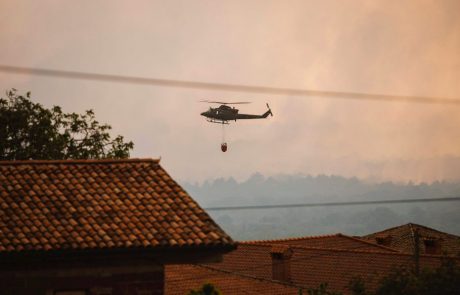 Nad požar na Krasu že s helikopterji in pilatusom, prihajajo romunska letala