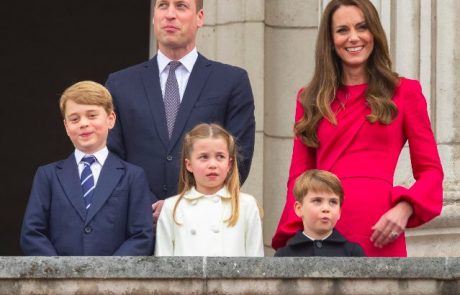 Čestitke z vsega sveta: Kako lep julijski dan v kraljevi družini, Kate in William razkrila vse