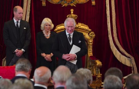 Zgodovinski trenutek: Karel III. tudi uradno razglašen za novega britanskega kralja