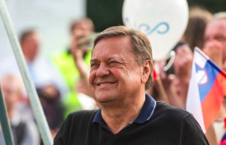 Jankoviću se smeji: Poglejte, kdo ga je danes javno podprl za župana