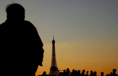 Noro, neverjetno: Ste videli, kaj je v Parizu počel Golobov sin? (Video)