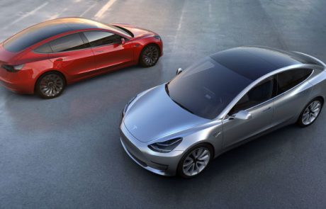 Tesla je po 13 zaporednih četrtletjih izgub, le dočakala dobiček