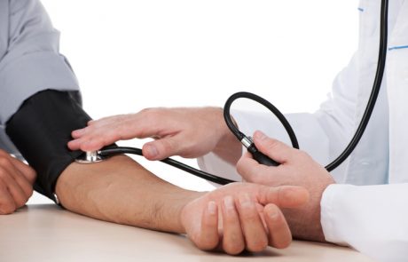 Kako visok krvni tlak negativno vpliva na naše telo?