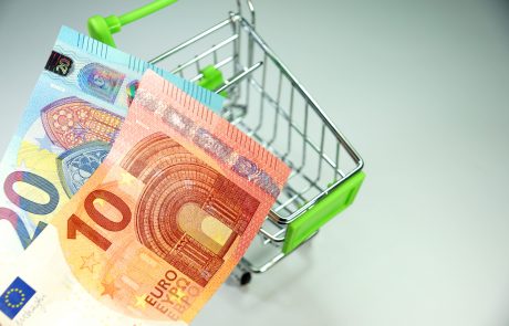 Po letu in pol Slovenija zopet beleži inflacijo