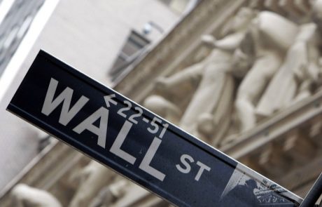 Wall Street včeraj v rdečem, najbolj prizadete delnice proizvajalcev igrač